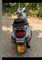 Goede scooter incl. helm met bluetooth, Ophalen of Verzenden, Zo goed als nieuw