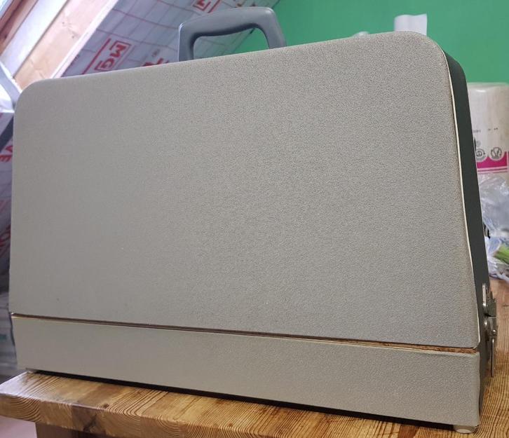 naaimachine Pfaff 260 automatic in prijs verlaagd: 250 euro, Hobby en Vrije tijd, Naaimachines en Toebehoren, Gebruikt, Naaimachine