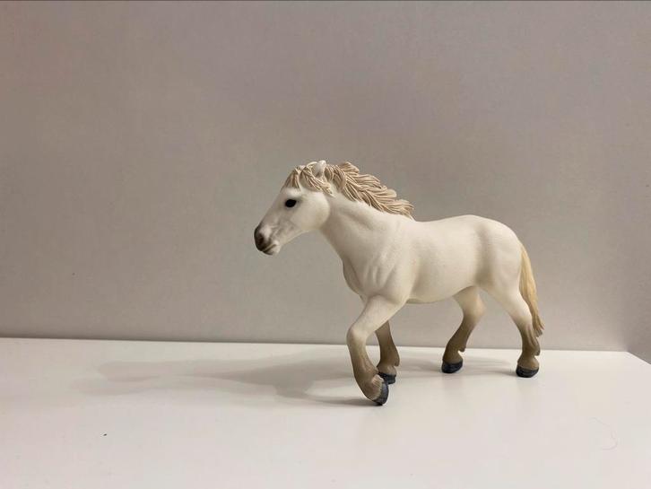 Schleich Booskijkende Camargue 72052, Verzamelen, Dierenverzamelingen, Beeldje of Figuurtje, Paard, Ophalen of Verzenden