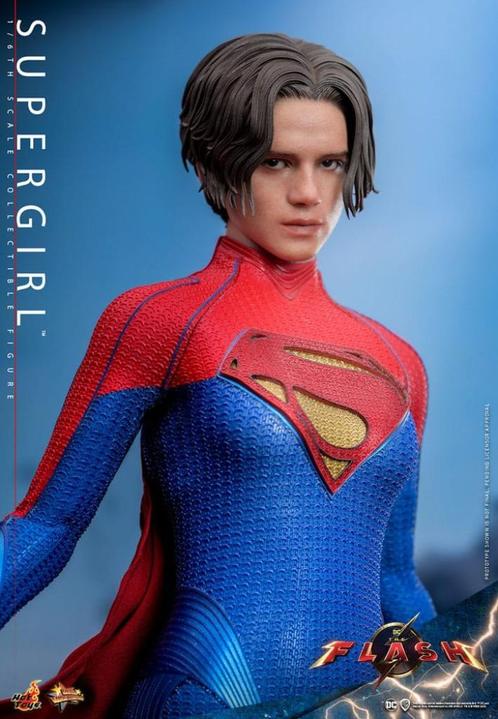 Hot Toys MMS715 The Flash Supergirl, Verzamelen, Film en Tv, Nieuw, Film, Actiefiguur of Pop, Ophalen of Verzenden