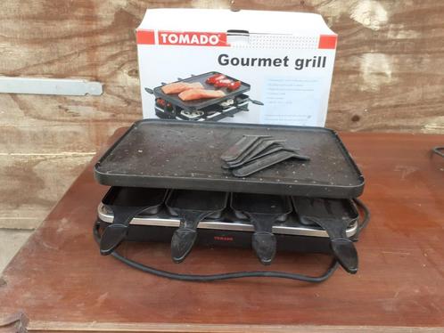 Tomado gourmet grill met 8 pannetjes 1 keer gebruikt!!!, Witgoed en Apparatuur, Gourmetstellen, Ophalen of Verzenden