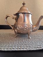 Zilveren theepot met bloemmotief, Antiek en Kunst, Antiek | Goud en Zilver, Ophalen of Verzenden, Zilver