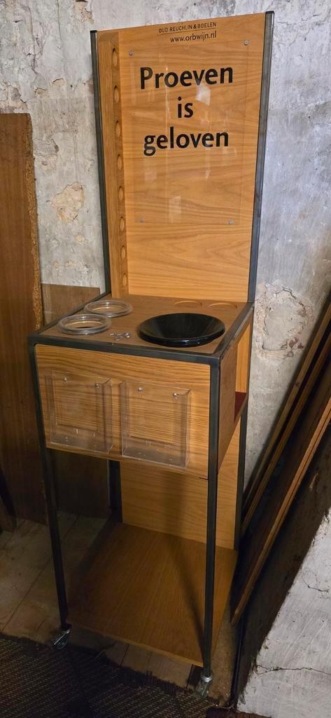 Unieke wijnproefkast - display & opbergmeubel in één, Huis en Inrichting, Woonaccessoires | Wijnrekken, Gebruikt, 75 cm of meer