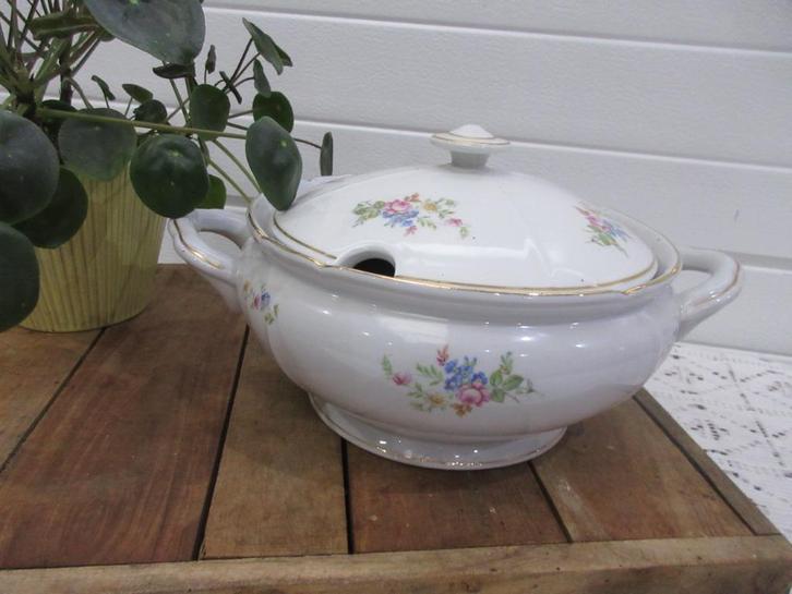 soepterrine Czechoslovakia, Huis en Inrichting, Keuken | Servies, Zo goed als nieuw, Schaal of Schalen, Overige stijlen, Porselein