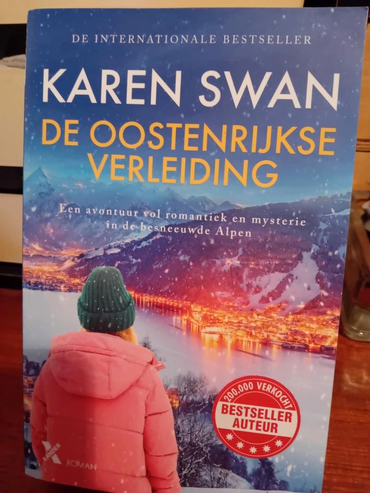 Karen Swan - De Oostenrijkse verleiding, Boeken, Literatuur, Zo goed als nieuw, Verzenden
