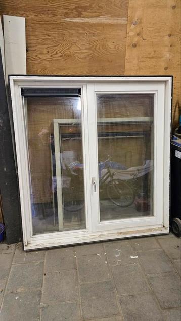 Hardhouten Kozijn met Dubbel Glas - RAL 9010 beschikbaar voor biedingen