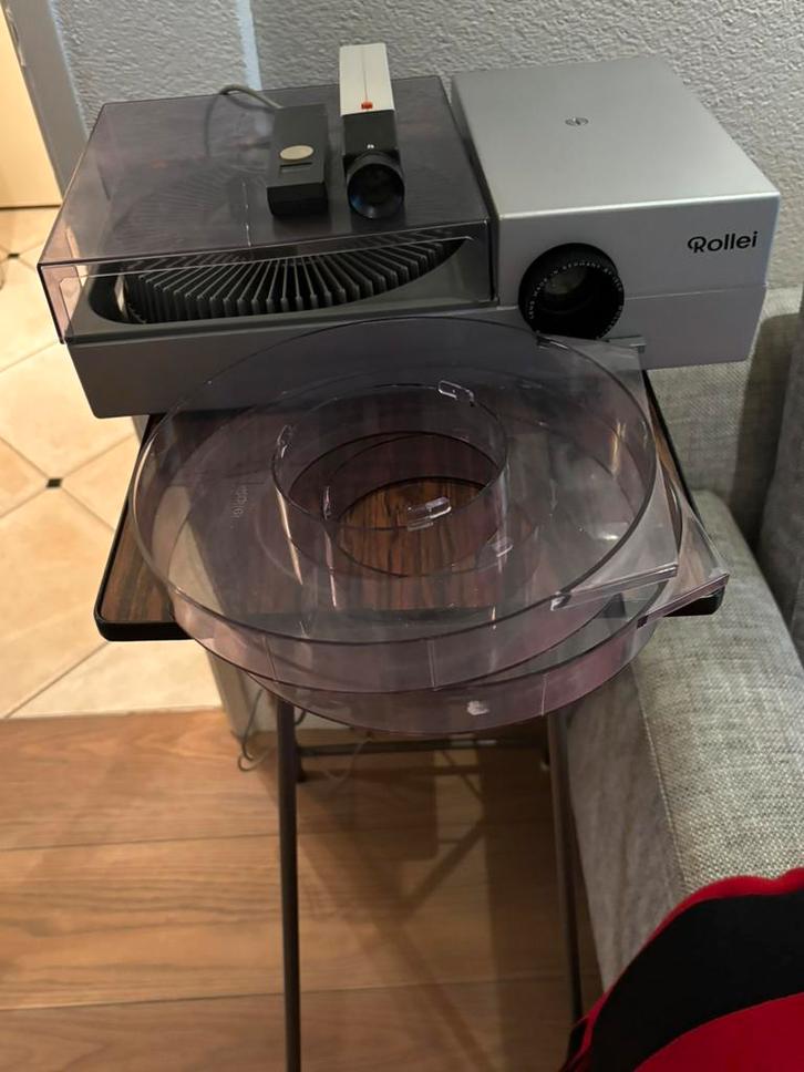 Dia projector Rollei en evt dia projector tafel, Audio, Tv en Foto, Beamer-accessoires, Zo goed als nieuw, Ophalen of Verzenden