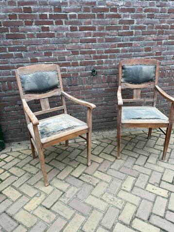 2 stoelen beschikbaar voor biedingen