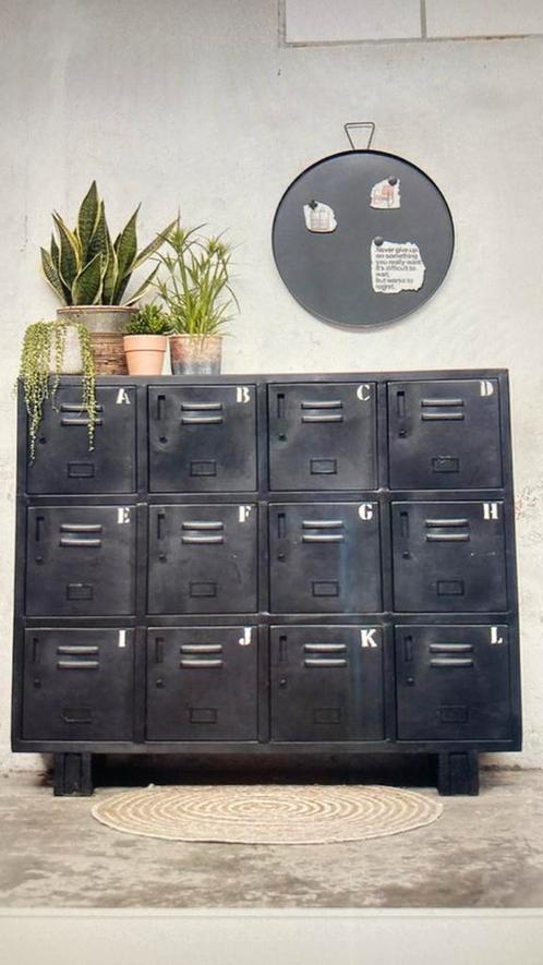 Lockerkast metaal 12 vakken zwart, Huis en Inrichting, Kasten | Lockerkasten, Zo goed als nieuw, Ophalen