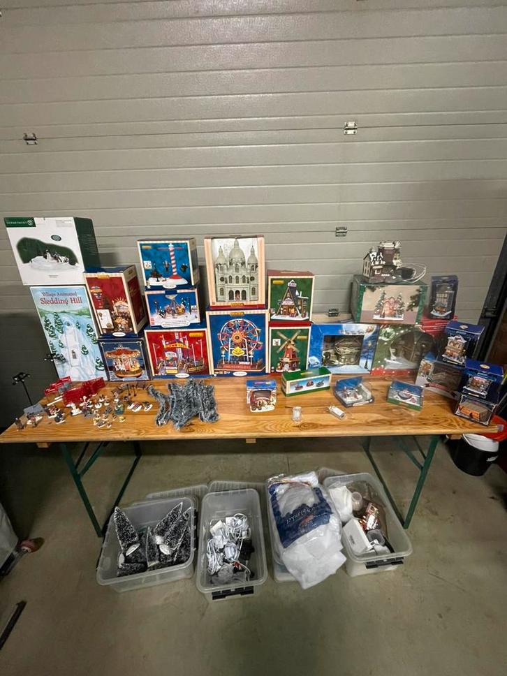 Compleet kerstdorp lemax dickensville, Diversen, Kerst, Gebruikt, Ophalen