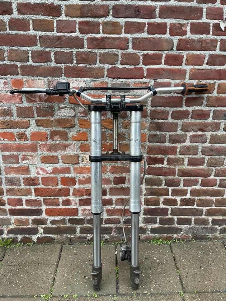 USD voorvork Derbi senda xtreme met complete rem, Fietsen en Brommers, Brommeronderdelen | Algemeen, Ophalen of Verzenden