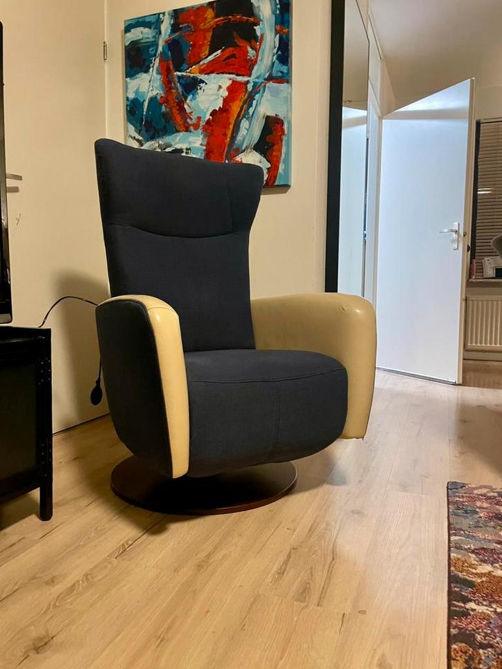 RelaxFauteuil Prominent RelaxStoel Sta Op NIEUWSTAAT (Accu), Huis en Inrichting, Fauteuils, Zo goed als nieuw, Hout, 50 tot 75 cm