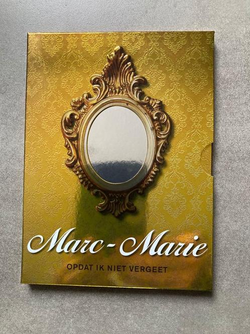 Marc-Marie - Opdat ik Niet Vergeet, leuke dvd prima staat, Cd's en Dvd's, Dvd's | Cabaret en Sketches, Zo goed als nieuw, Stand-up of Theatershow