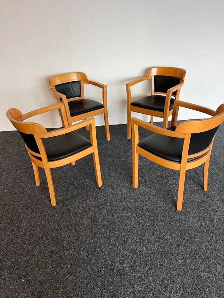 Eetkamerstoelen - Set van 4 - Gebruikt, Huis en Inrichting, Stoelen, Gebruikt, Vier, Hout, Bruin, Ophalen