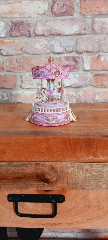 Roze Muziekdoos:18cm Paarden Carrousel🌹NIEUW🌹 beschikbaar voor biedingen