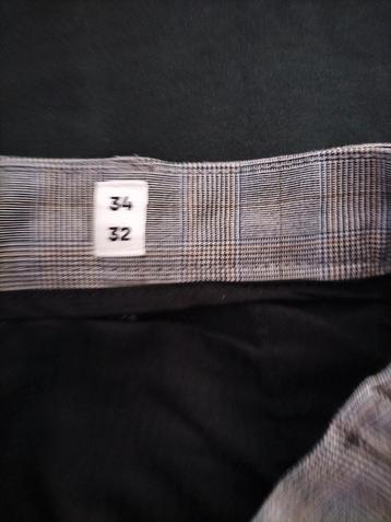 3 zomer broeken / pantalons
Maat 34 lengte 32
 beschikbaar voor biedingen