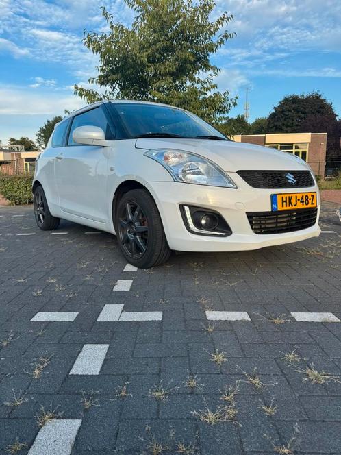 Suzuki Swift 1.2 3-D 2015 Wit, Auto's, Suzuki, Particulier, Swift, Airconditioning, Apple Carplay, Bluetooth, Boordcomputer, Centrale vergrendeling