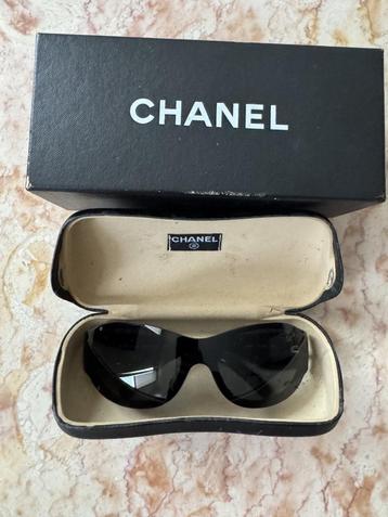 Chanel zonnebril beschikbaar voor biedingen