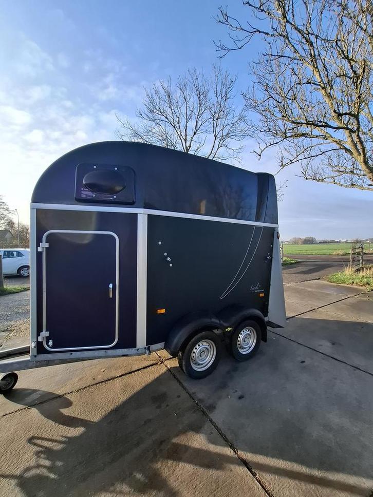 Humbaur single, Dieren en Toebehoren, Paarden en Pony's | Overige Paardenspullen, Zo goed als nieuw, Ophalen of Verzenden