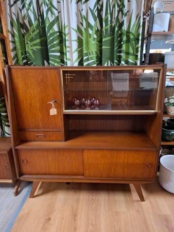 Vintage highboard wandkast teak kast mid century design  beschikbaar voor biedingen