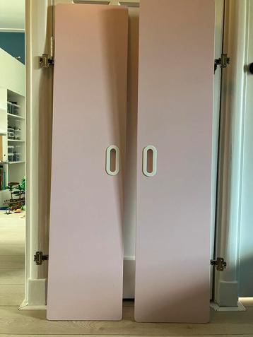 Ladefronten en kastdeuren roze IKEA serie SMÅSTAD