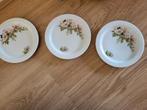 3 schotels met bloemen 17.5 cm, Ophalen of Verzenden, Zo goed als nieuw, Overige stijlen, Kop(pen) en/of Schotel(s)