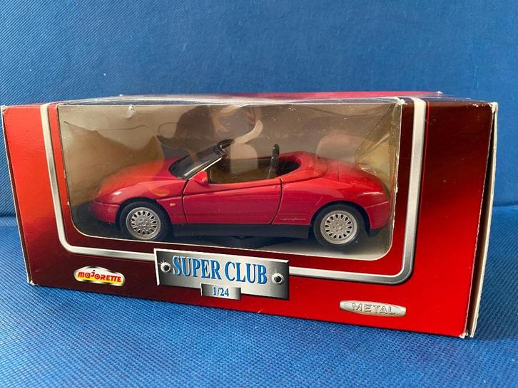 Alfa Romeo Spider 916 schaal 1:24, Hobby en Vrije tijd, Modelauto's | 1:24, Nieuw, Auto, Overige merken, Ophalen of Verzenden