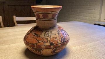 Maya Aardewerk beschikbaar voor biedingen