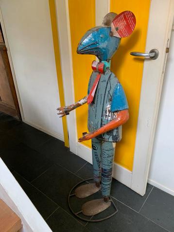 Muis van blik beschikbaar voor biedingen