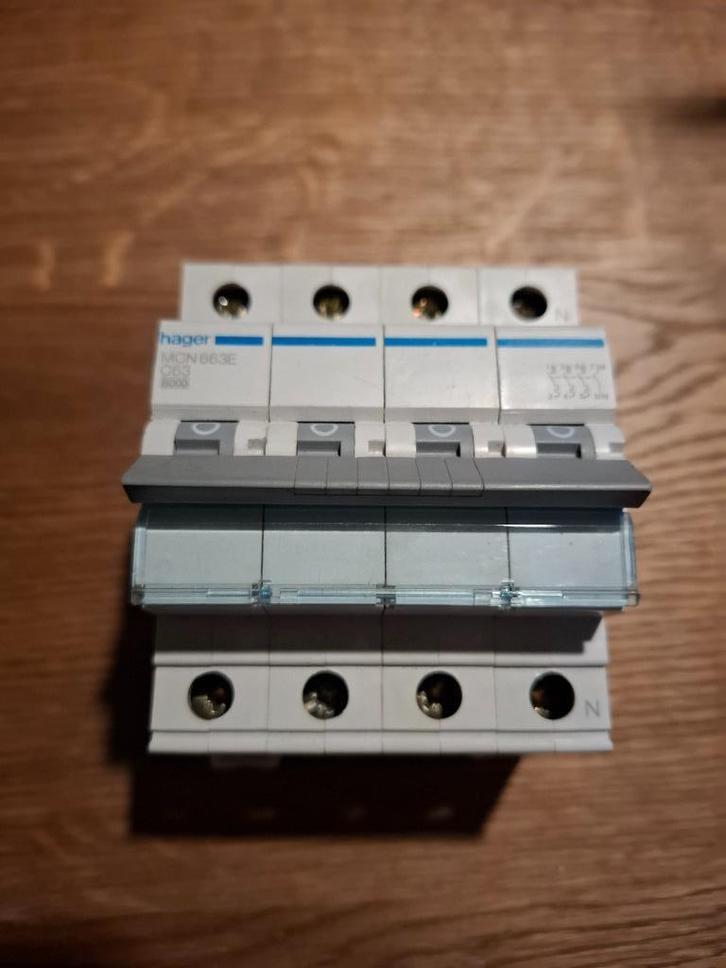 2x Hager C63 automaat, Hobby en Vrije tijd, Elektronica-componenten, Nieuw, Ophalen of Verzenden