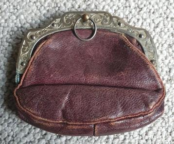 Vintage leren portemonneetje met knipsluiting beschikbaar voor biedingen