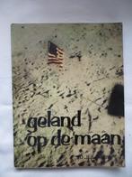 Geland op de maan, Europa, Ophalen of Verzenden, 20e eeuw of later, Gelezen