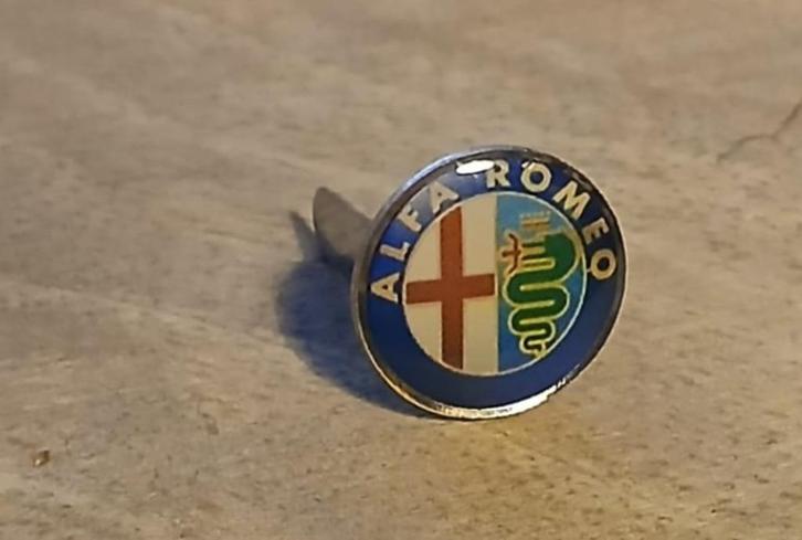 Metalen Alfa Romeo Embleem –13mm, Roestvrij Staal, Verzamelen, Speldjes, Pins en Buttons, Nieuw, Speldje of Pin, Transport, Verzenden