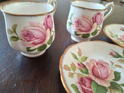 3 verschillende soorten kop en schotels van Royal Albert, Antiek en Kunst, Antiek | Servies los, Ophalen of Verzenden