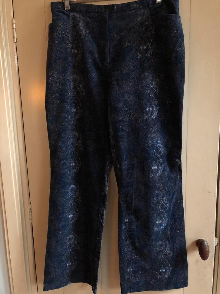 Mooie fluwelen broek, z.g.a.n., BASLER JEANS. Mt. 46., Kleding | Dames, Broeken en Pantalons, Zo goed als nieuw, Maat 46/48 (XL) of groter