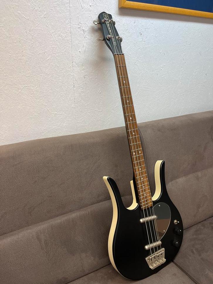 Danelectro Basgitaar - Zwart - Vintage Stijl, Muziek en Instrumenten, Snaarinstrumenten | Gitaren | Bas, Zo goed als nieuw, Elektrisch