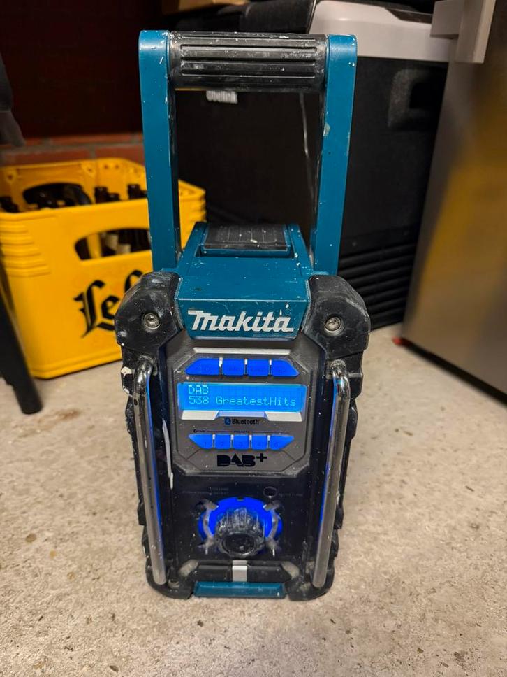 Makita bouw radio accu 18v DAB+, Audio, Tv en Foto, Radio's, Gebruikt, Ophalen of Verzenden