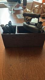 Antiek strijkijzer inclusief kist, Ophalen, Gebruikt, Strijkijzer met snoer