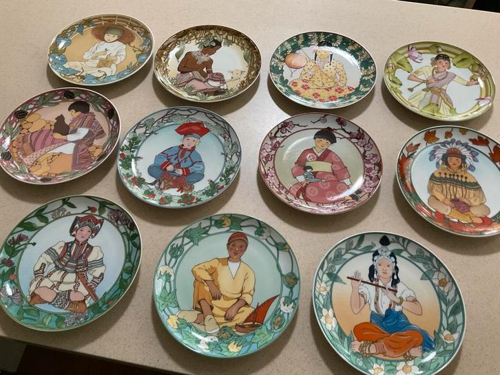 Villeroy en boch wandborden. Children of the world, Antiek en Kunst, Antiek | Wandborden en Tegels, Ophalen of Verzenden