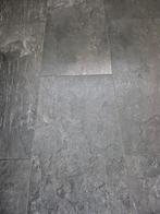 Tegellaminaat V4. 30m2. Donkergrijs/zwart, Ophalen, Gebruikt, Grijs, 25 tot 50 m²