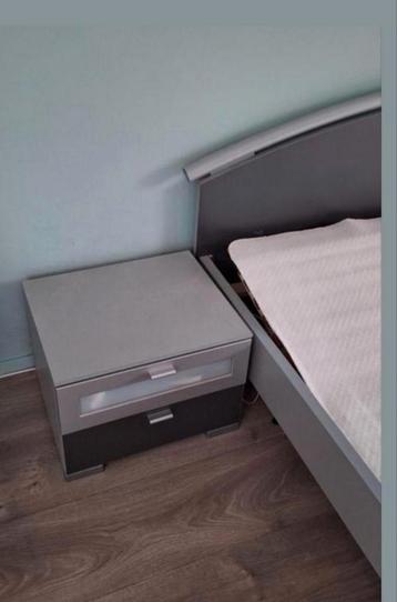 Set van 2 nachtkastjes antraciet+zilvergrijs  beschikbaar voor biedingen
