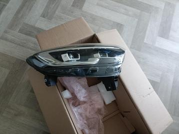 Koplamp Renault KADJAR LED RECHTS 260105570R beschikbaar voor biedingen