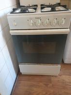 Indesit fornuis, Witgoed en Apparatuur, Ophalen, Gebruikt, 4 kookzones, Gas