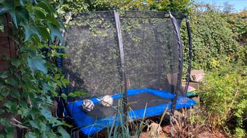Rechthoekige trampoline 150x200 beschikbaar voor biedingen