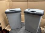 2 Grijze Vuilnisbakken, Huis en Inrichting, Woonaccessoires | Prullenbakken, Ophalen, Kunststof, Gebruikt, 50 tot 75 cm