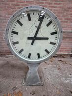 Vintage stationsklok retro stations klok dubbel zijdig nufa, Ophalen, Gebruikt