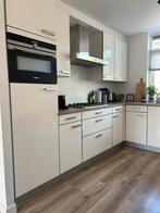 Hoekkeuken met Siemens apparatuur, Huis en Inrichting, Ophalen, Gebruikt, Wit, Hoekkeuken