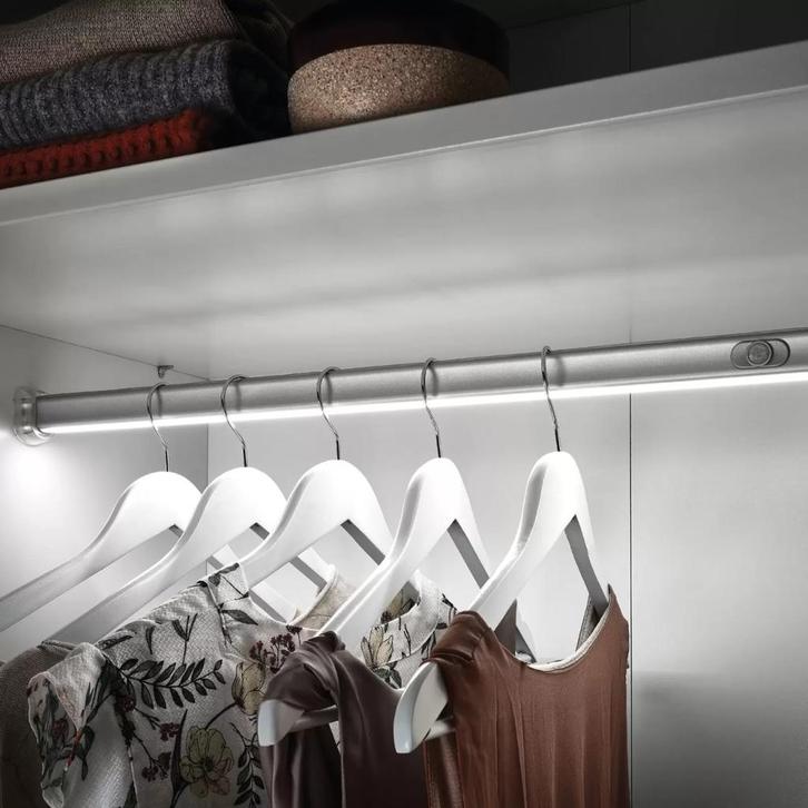 Storemax Verlichte garderobestang 40-70cm - Nieuw in verpakk, Huis en Inrichting, Kasten | Kledingkasten, Zo goed als nieuw