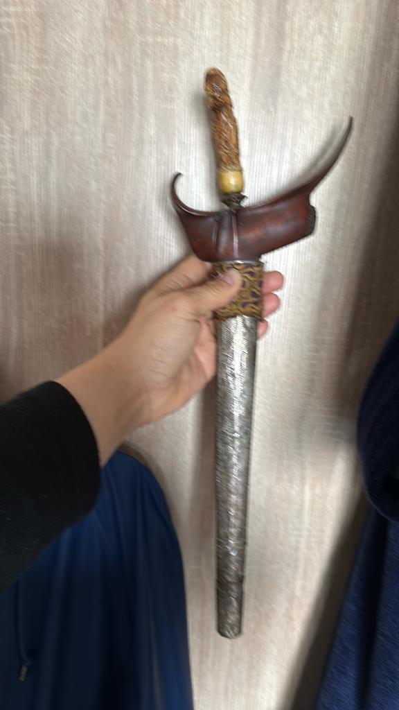 madura kris, Antiek en Kunst, Kunst | Niet-Westerse kunst, Verzenden