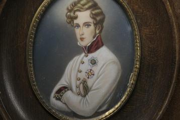 Prachtig Frans miniatuur portret van knappe jongeling. beschikbaar voor biedingen